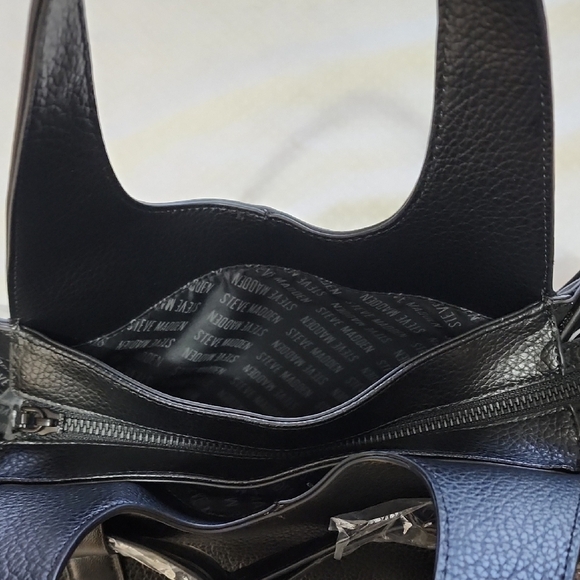 Steve Madden Black Tote Bag with Structured Design and Adjustable Strap - Picture 7 of 14